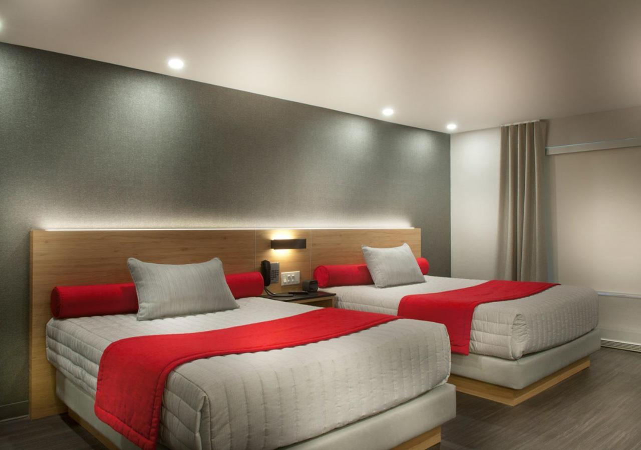 Ramada By Wyndham Laval Hotel Buitenkant foto