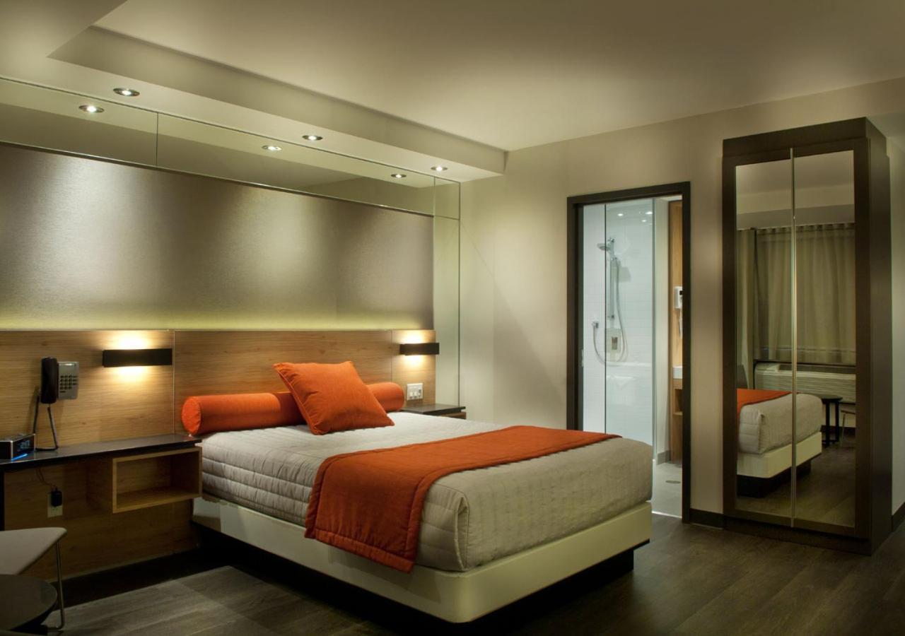 Ramada By Wyndham Laval Hotel Buitenkant foto